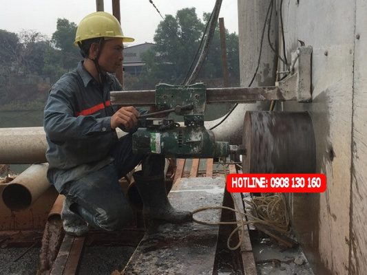 Thực hiện khoan cắt bê tông quận 12 theo đúng kỹ thuật, hạn chế tối đa tiếng ồn, rung lắc.